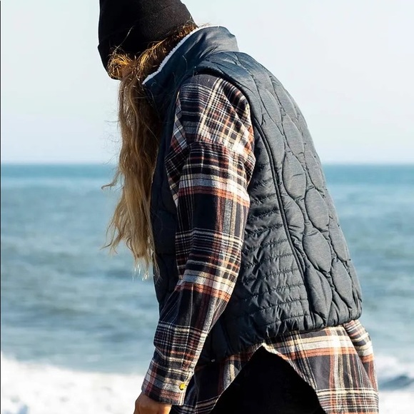 🔆RIP CURL🔆 ANOETA SLEVELESS WINTER VEST - Picture 8 of 16